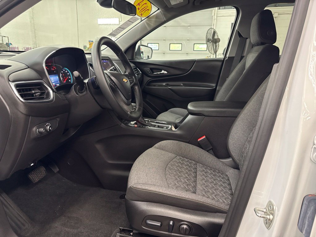 Used 2024 Chevrolet Equinox LT AWD/4WD image 9