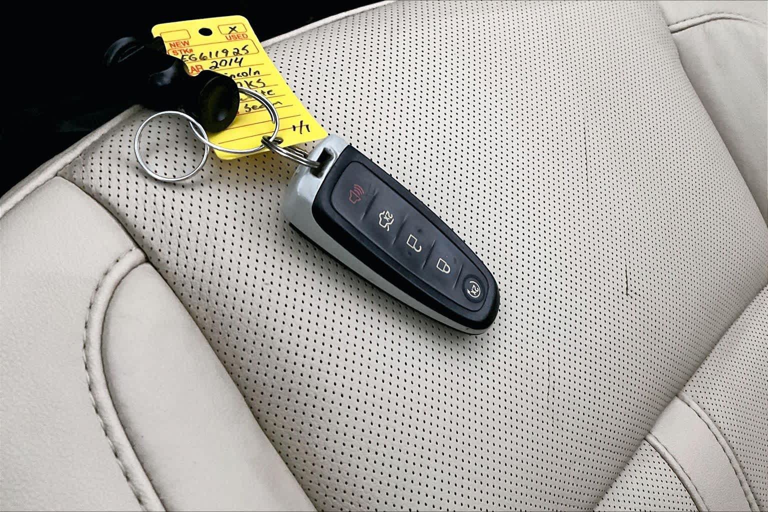 Used 2014 Lincoln MKS AWD w/ Equipment Group 101A image 15