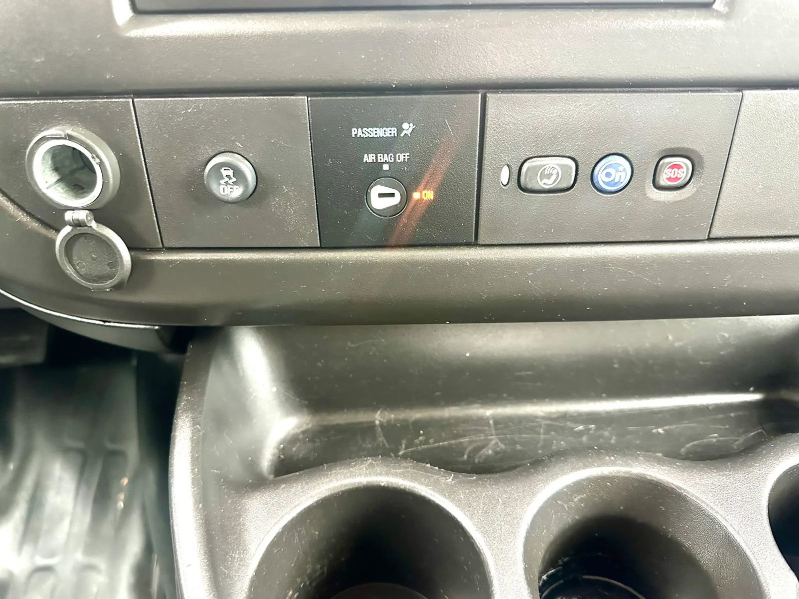 Used 2017 Chevrolet Express 2500 RWD image 15