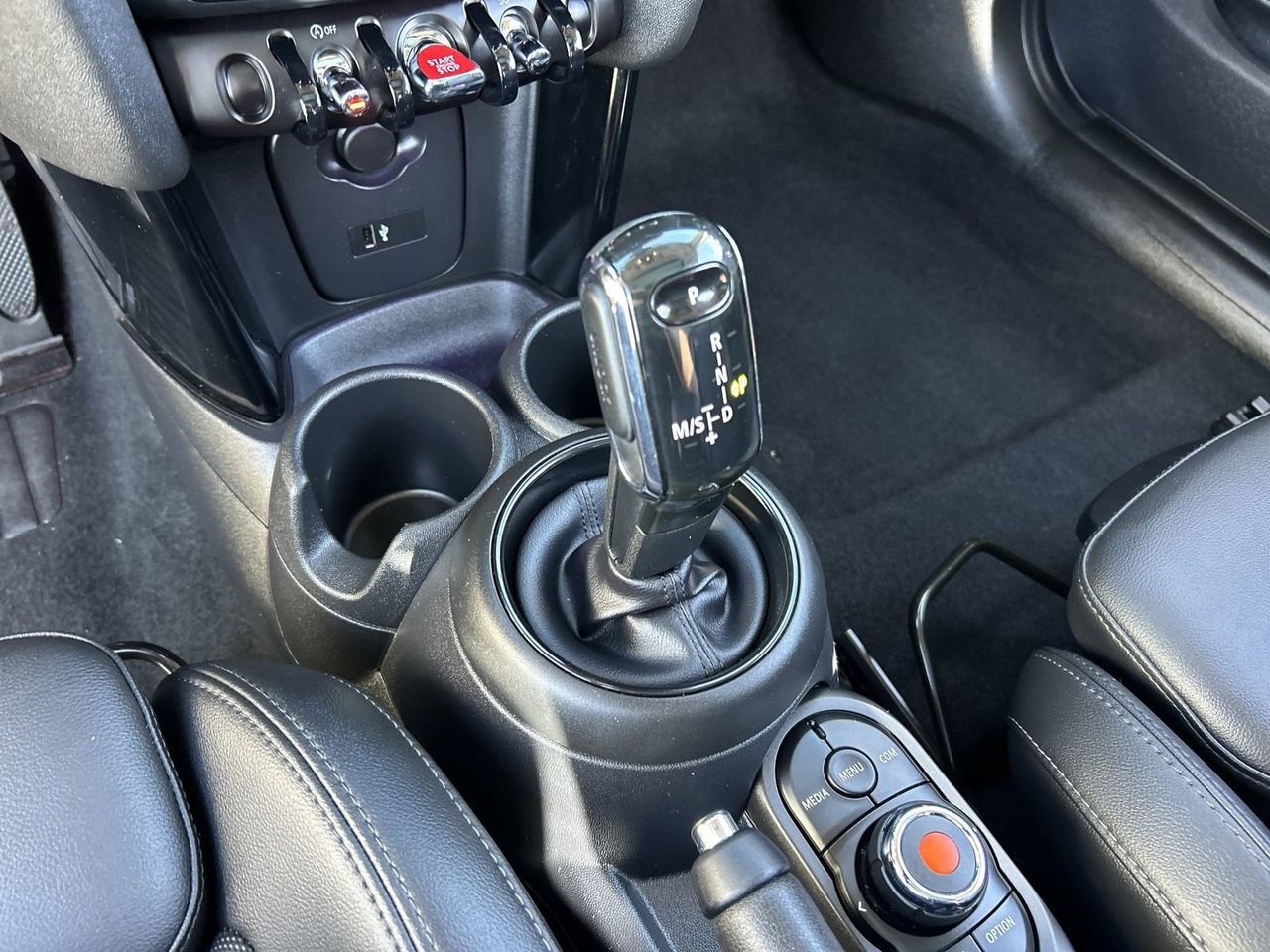 Used 2021 MINI Cooper 2-Door Hardtop image 27