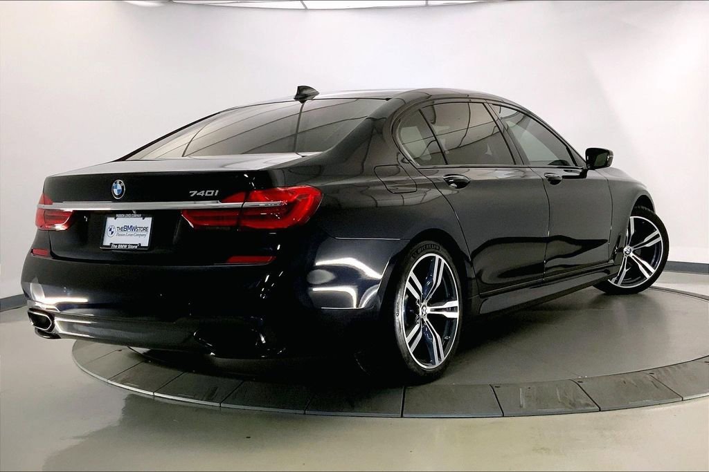 Used 2019 BMW 740i w/ Executive Package RWD image 12