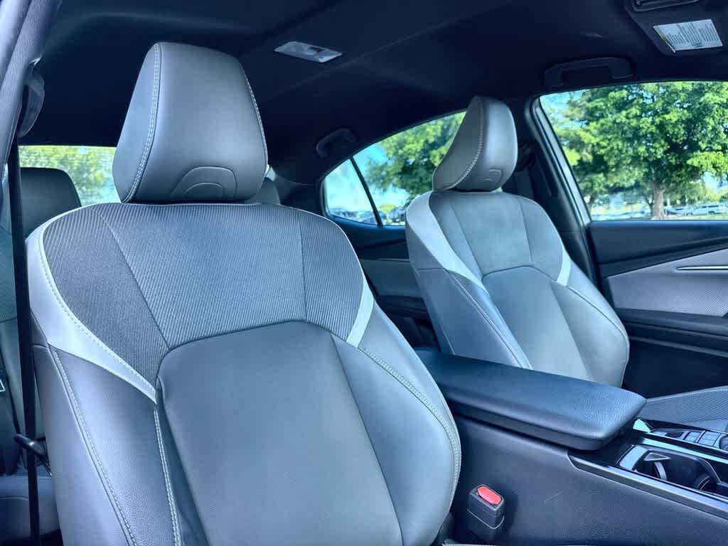 Used 2025 Toyota Camry SE w/ Convenience Package FWD image 27