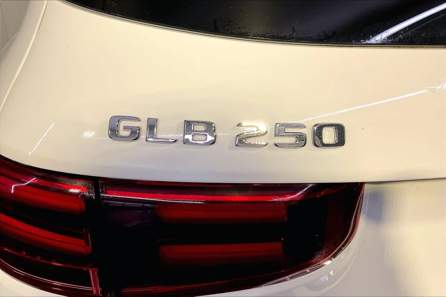 New 2026 Mercedes-Benz GLB 250 4MATIC image 6