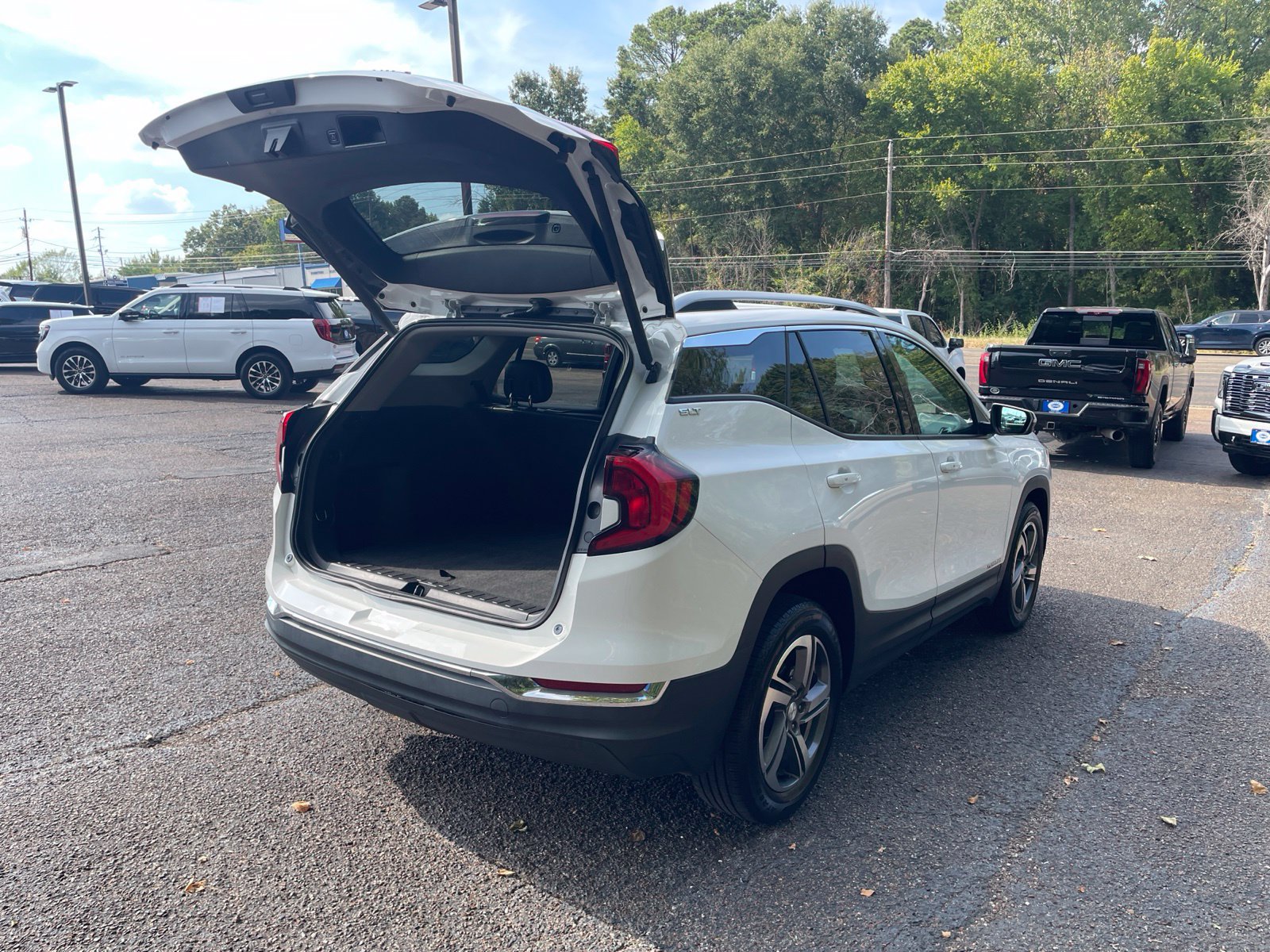 Used 2020 GMC Terrain SLT w/ Preferred Package AWD/4WD image 37