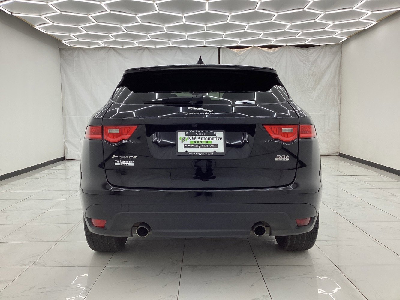 Used 2018 Jaguar F-PACE Premium image 10