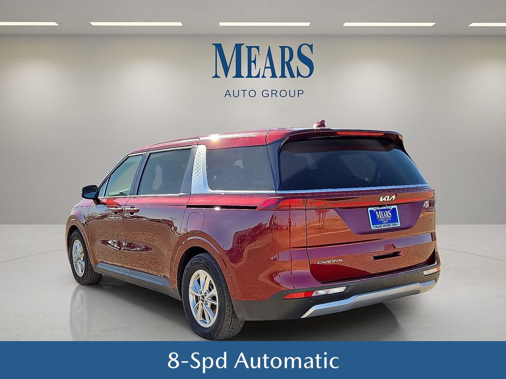 Used 2024 Kia Carnival LX image 4