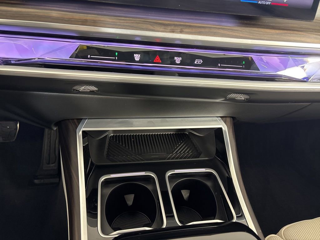 Used 2024 BMW 760i xDrive w/ Executive Package image 33