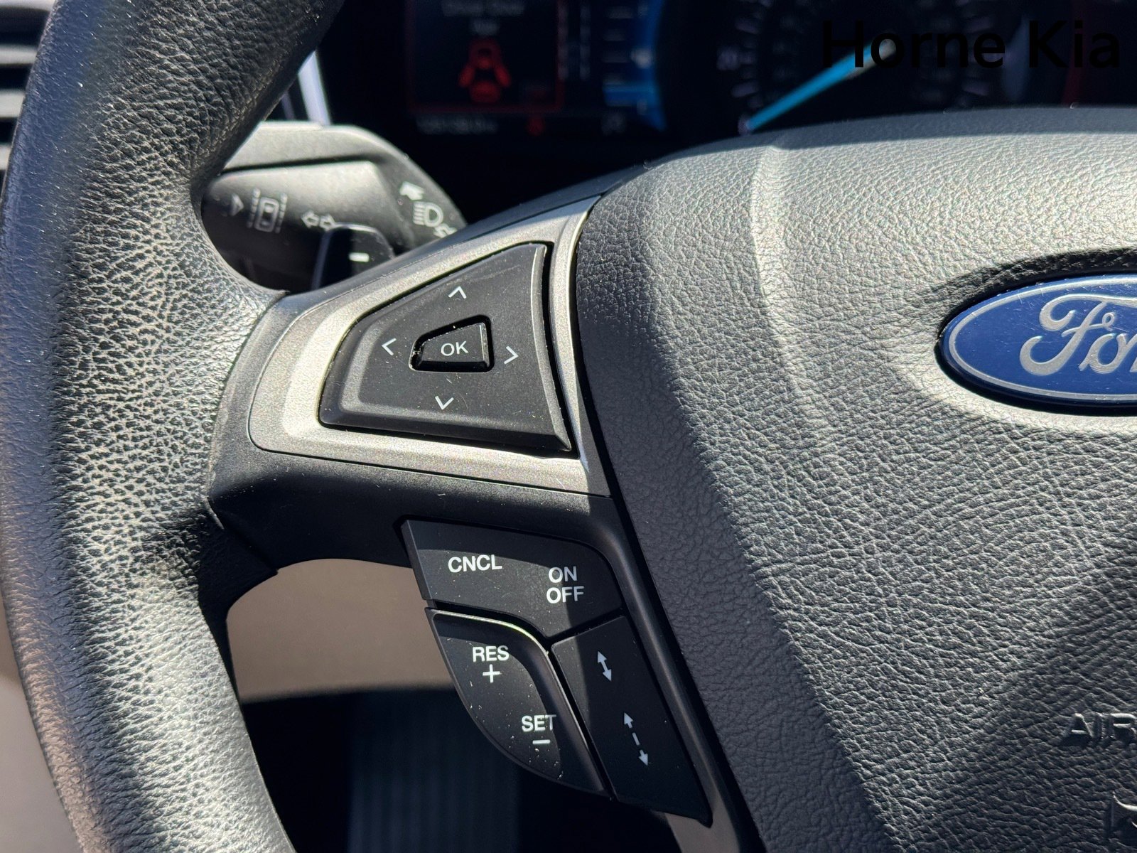 Used 2019 Ford Fusion SE image 18