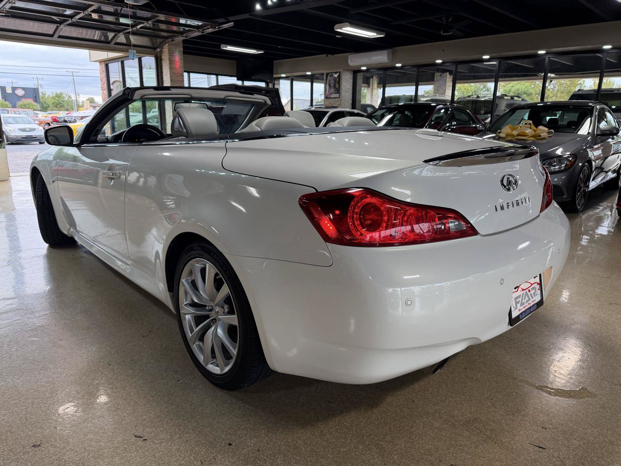 Used 2014 INFINITI Q60 Convertible w/ Premium Package RWD image 11