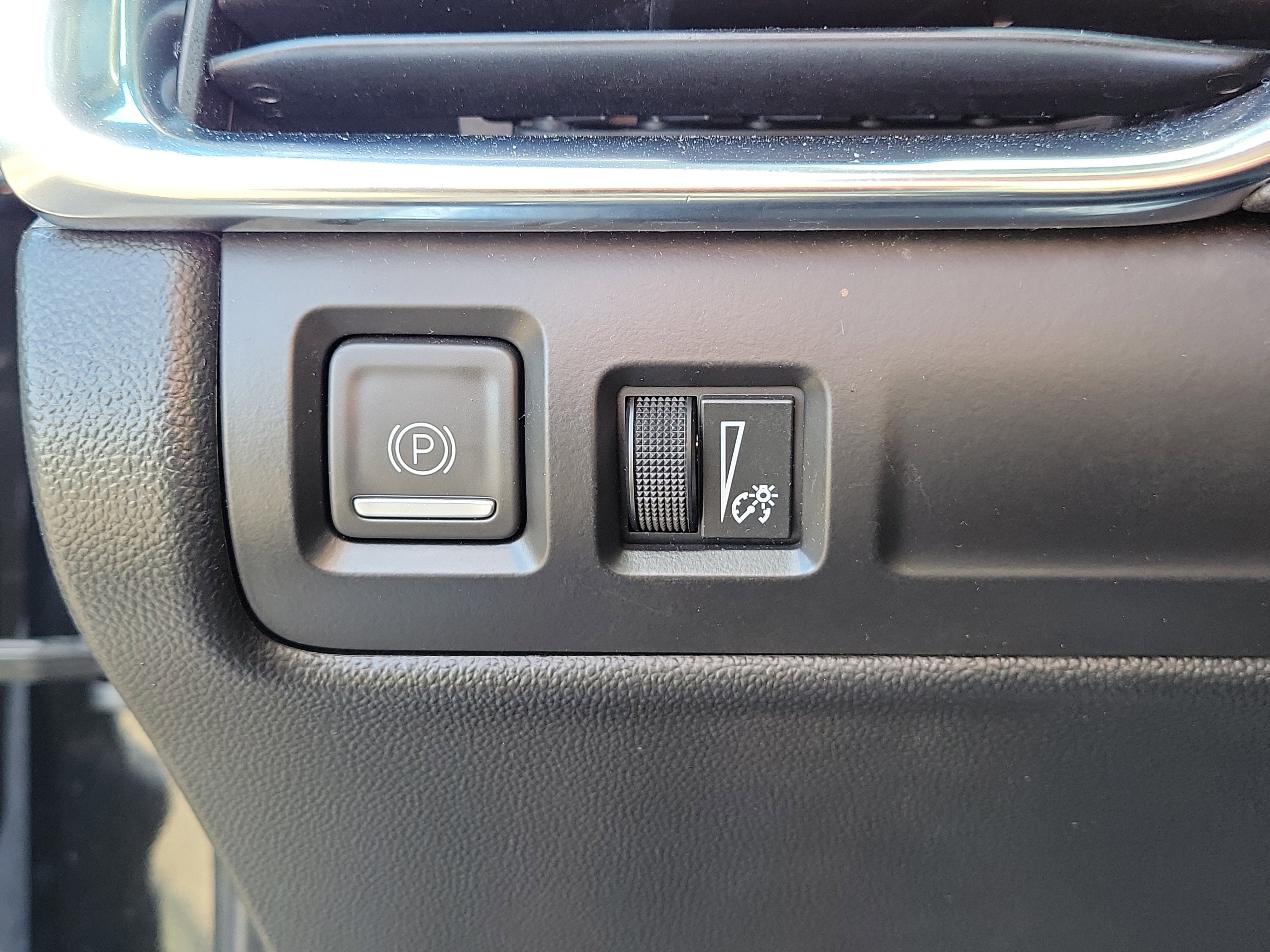 Used 2023 Cadillac XT4 Premium Luxury image 22