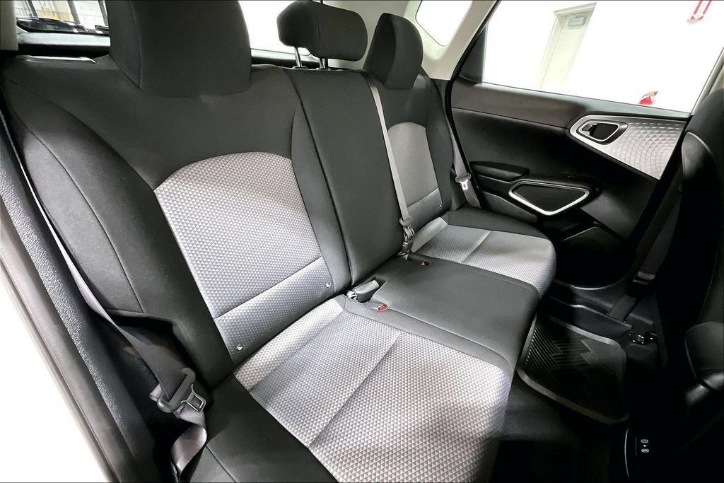 Used 2023 Kia Soul S FWD image 32