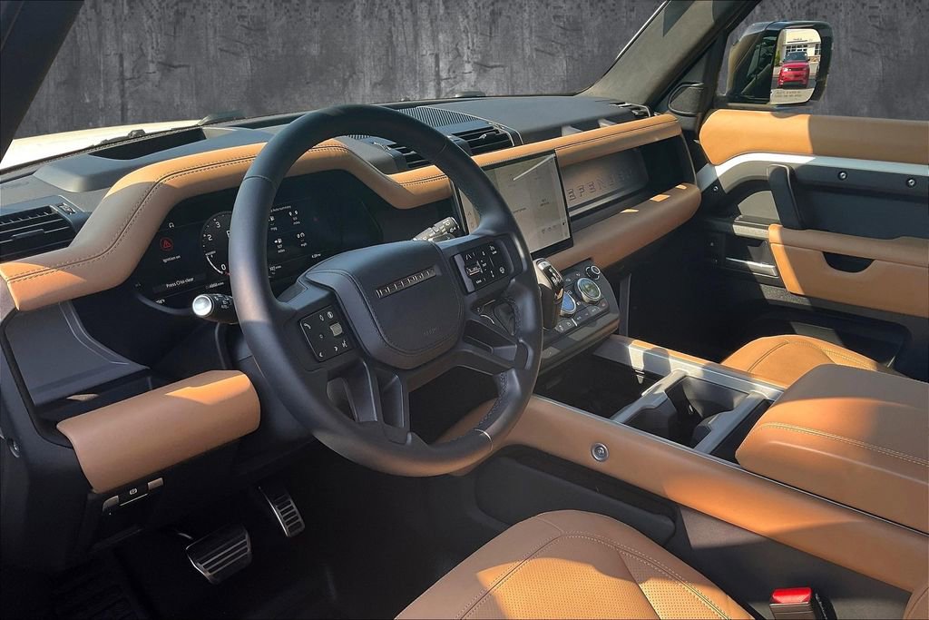 Used 2025 Land Rover Defender 110 V8 image 15