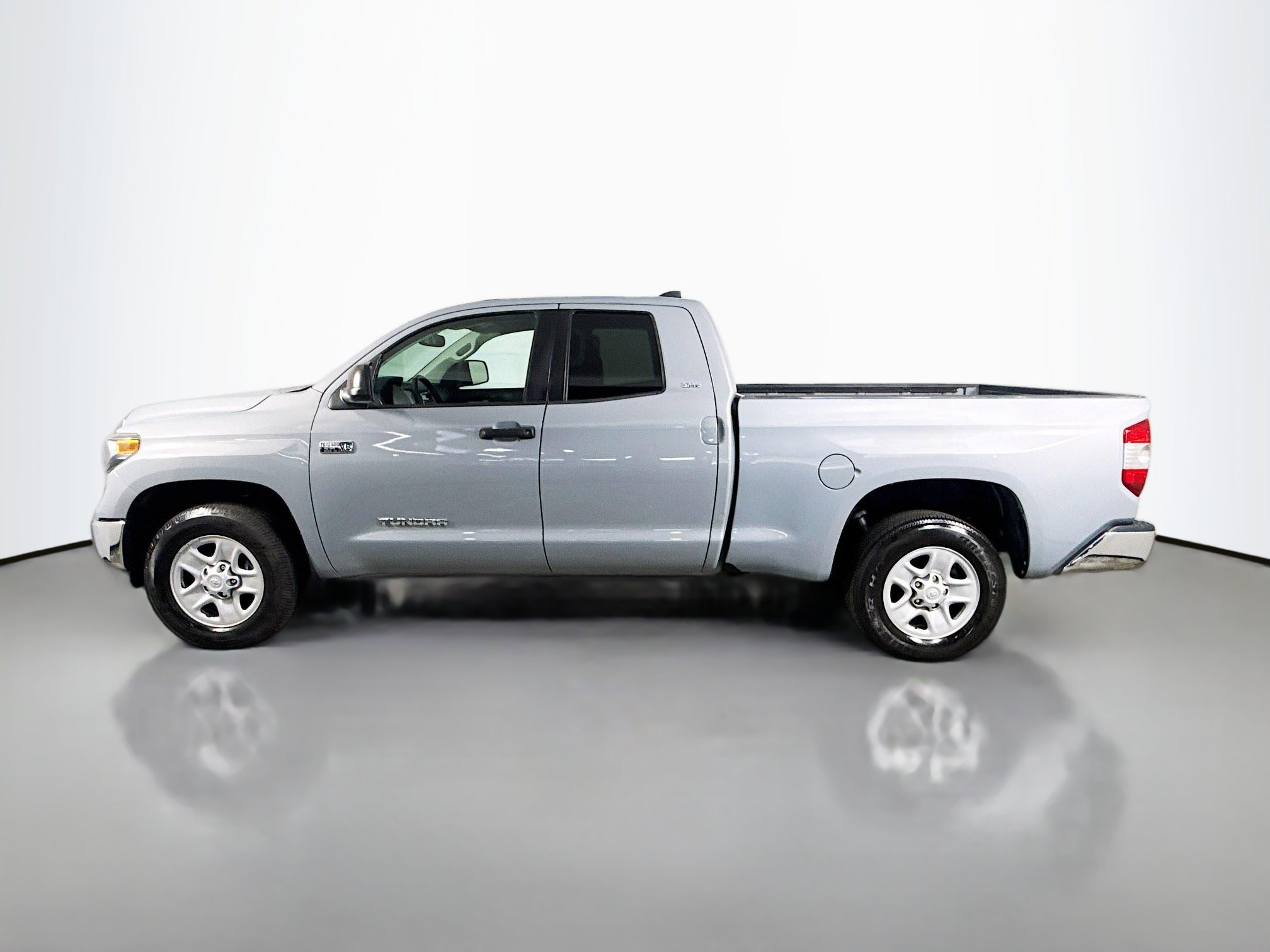 Used 2020 Toyota Tundra SR5 w/ SR5 Upgrade Package image 6