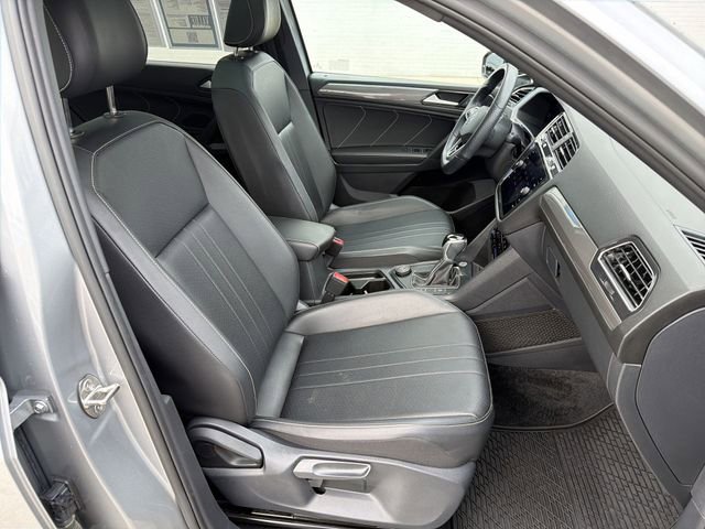 Used 2023 Volkswagen Tiguan SE R-Line AWD/4WD image 26