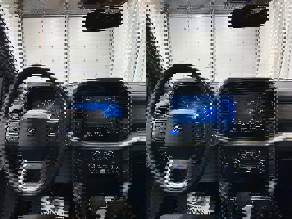 Used 2025 Ford F150 Lariat w/ Equipment Group 501A Mid image 17