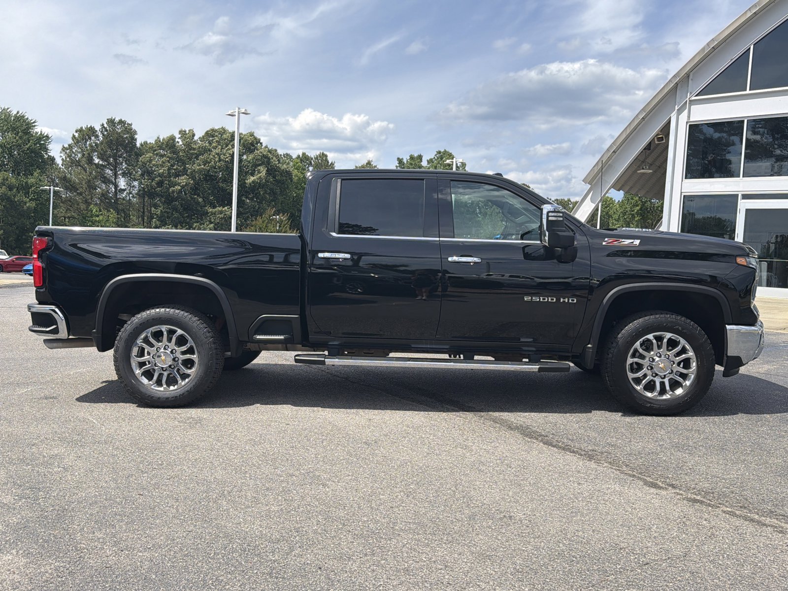 Used 2025 Chevrolet Silverado 2500 LTZ w/ LTZ Plus Package AWD/4WD image 14