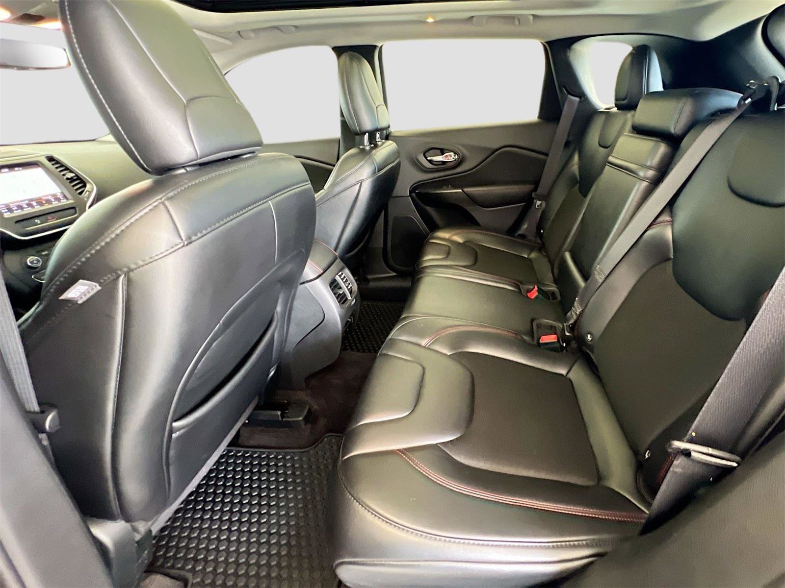 Used 2019 Jeep Cherokee Trailhawk w/ Comfort/Convenience Group image 24