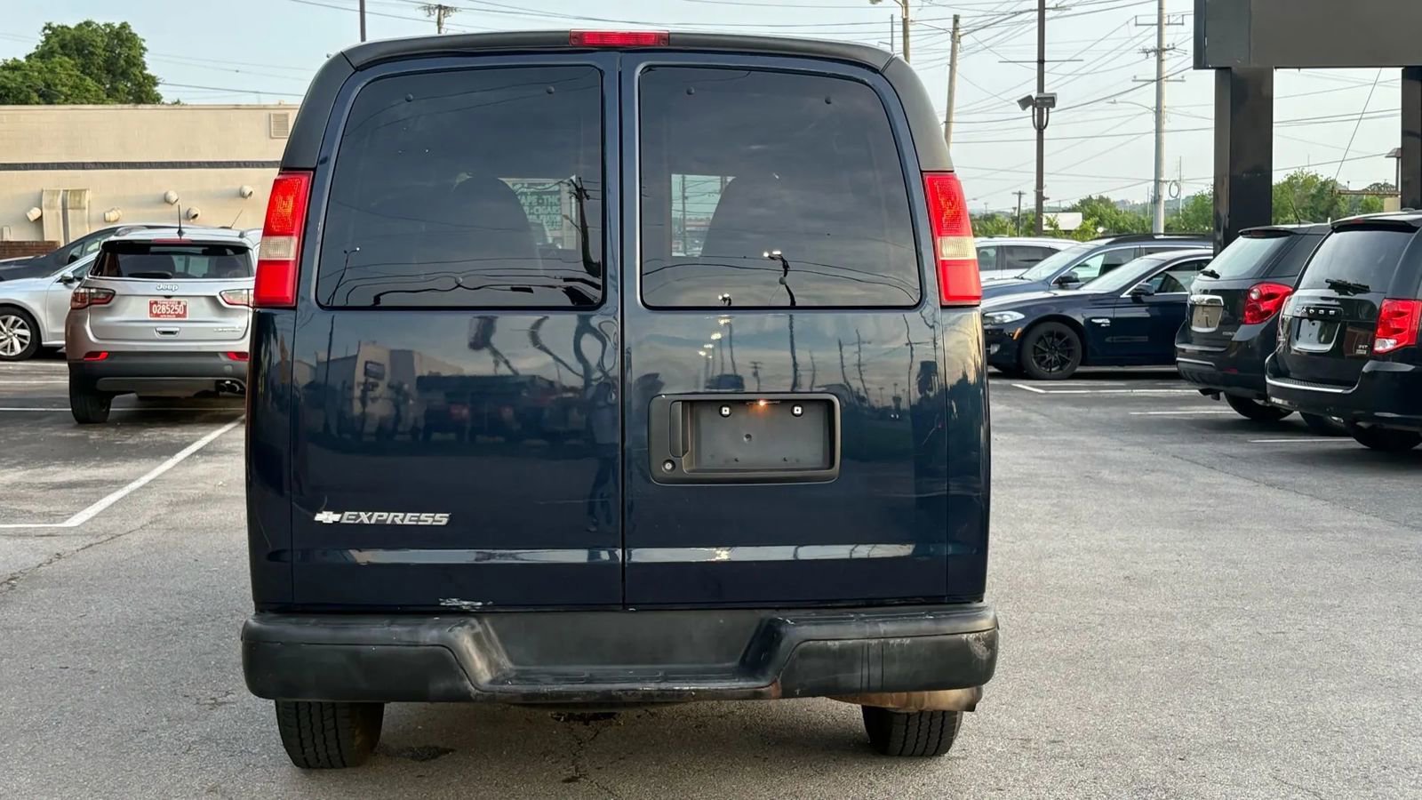 Used 2013 Chevrolet Express 1500 w/ Power Package image 4