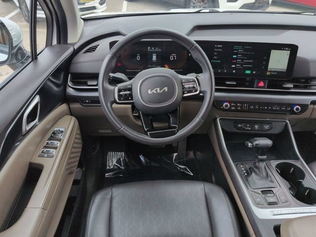 Used 2025 Kia Carnival FWD image 15