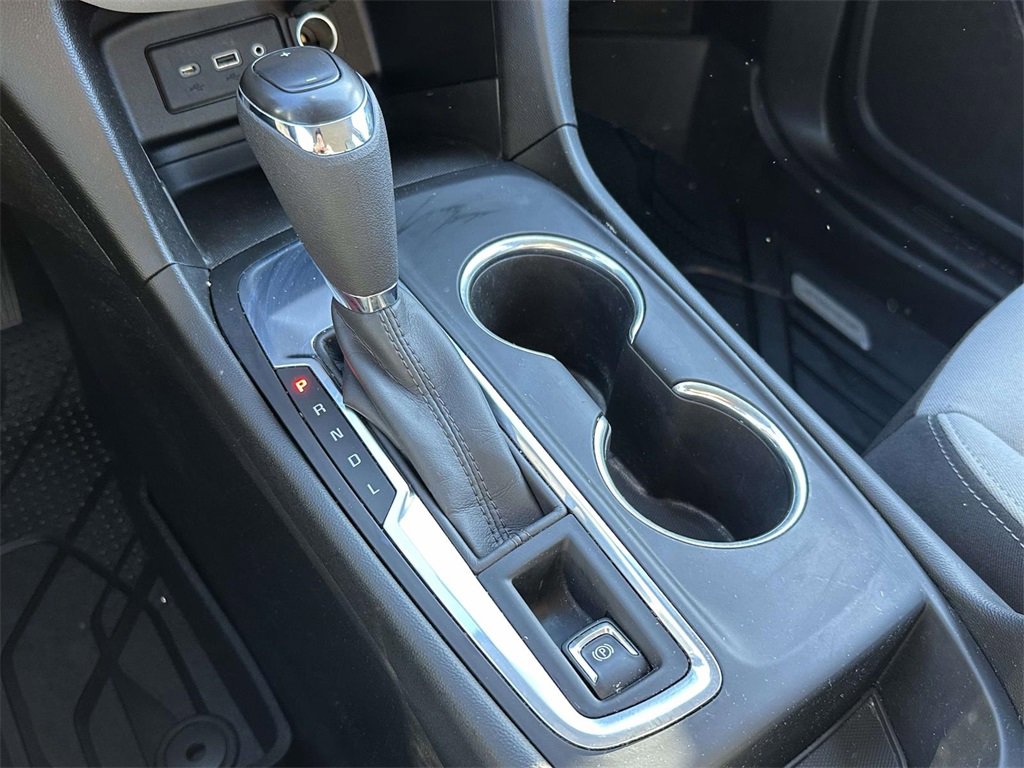 Used 2020 Chevrolet Equinox LS w/ LPO, Floor Liner Package image 6