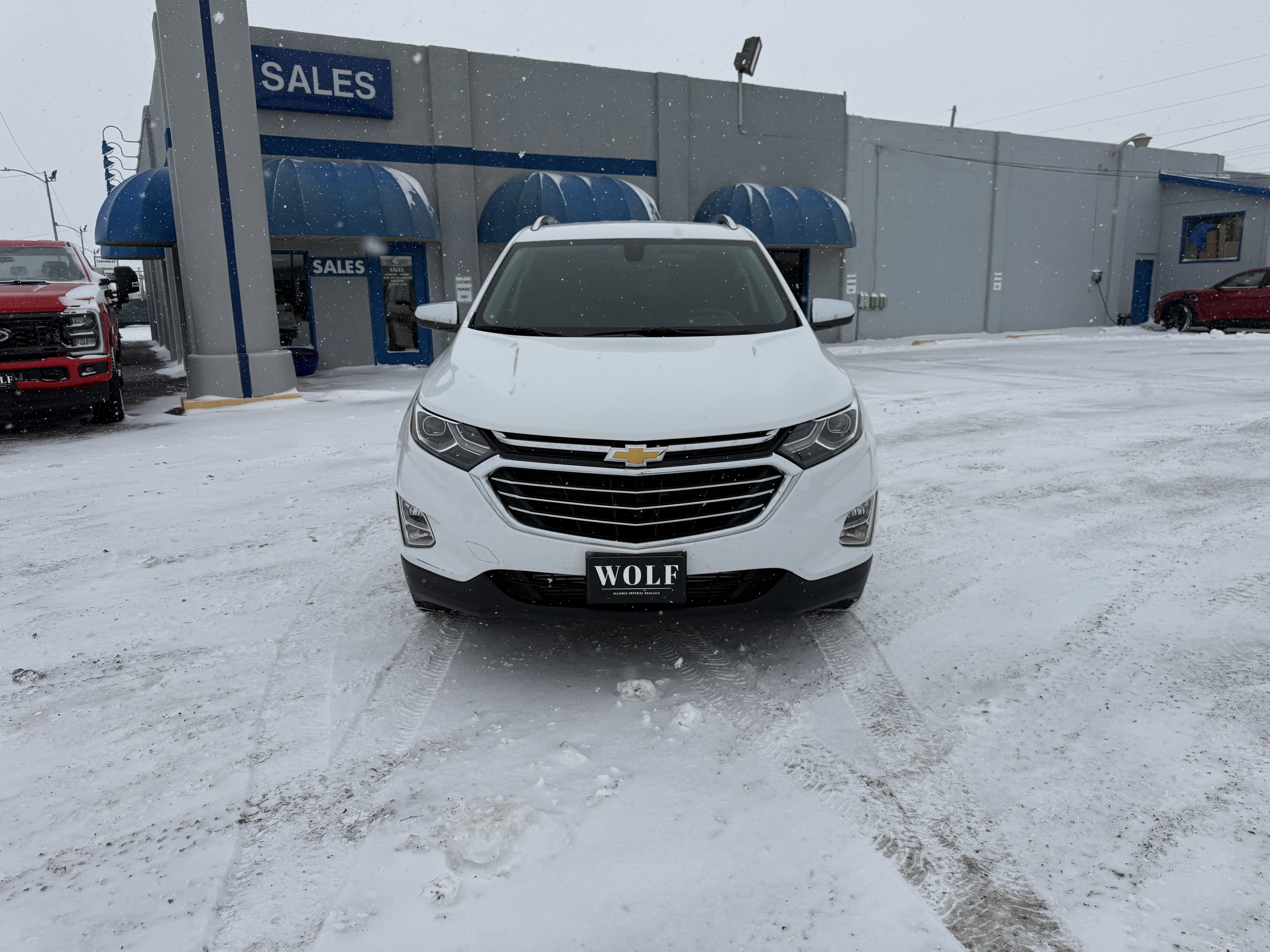 Used 2019 Chevrolet Equinox Premier image 2