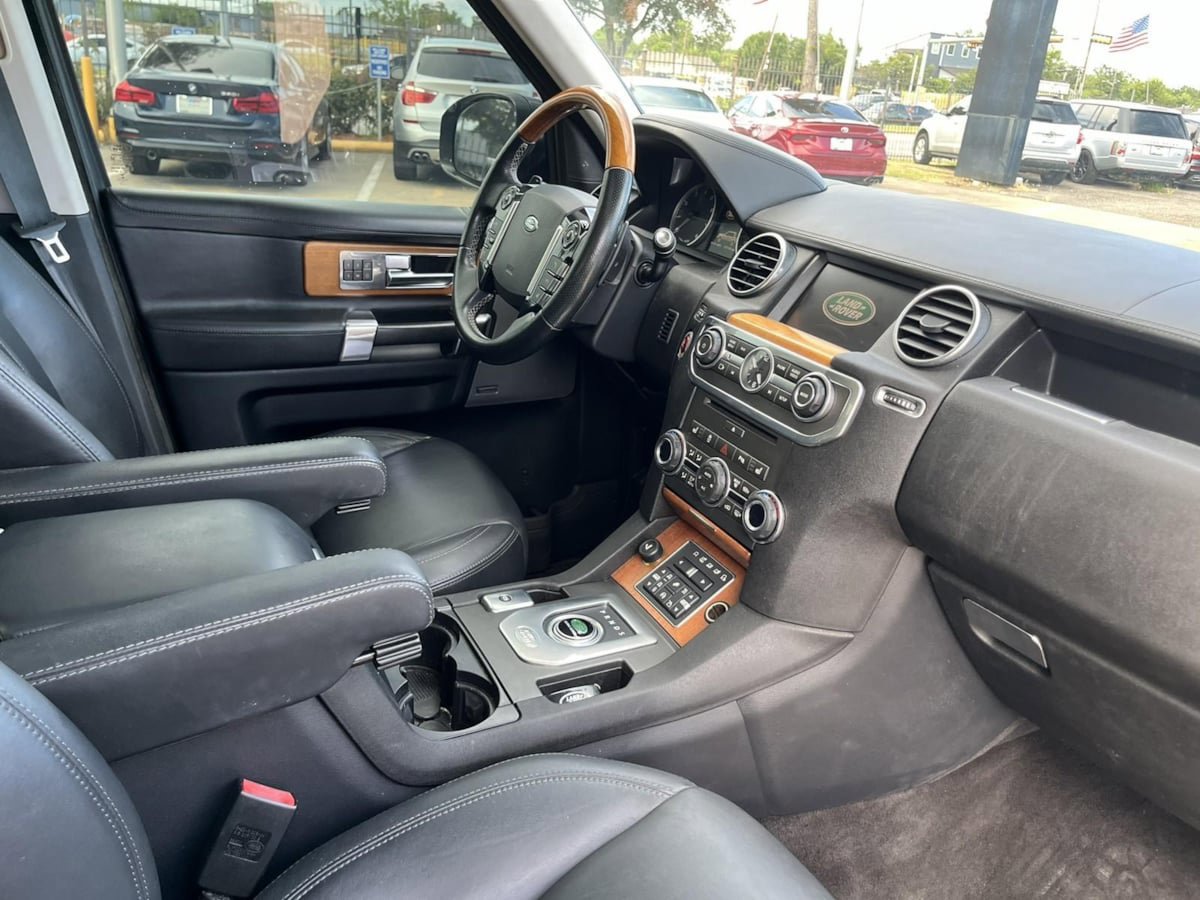 Used 2015 Land Rover LR4 HSE LUX AWD/4WD image 23