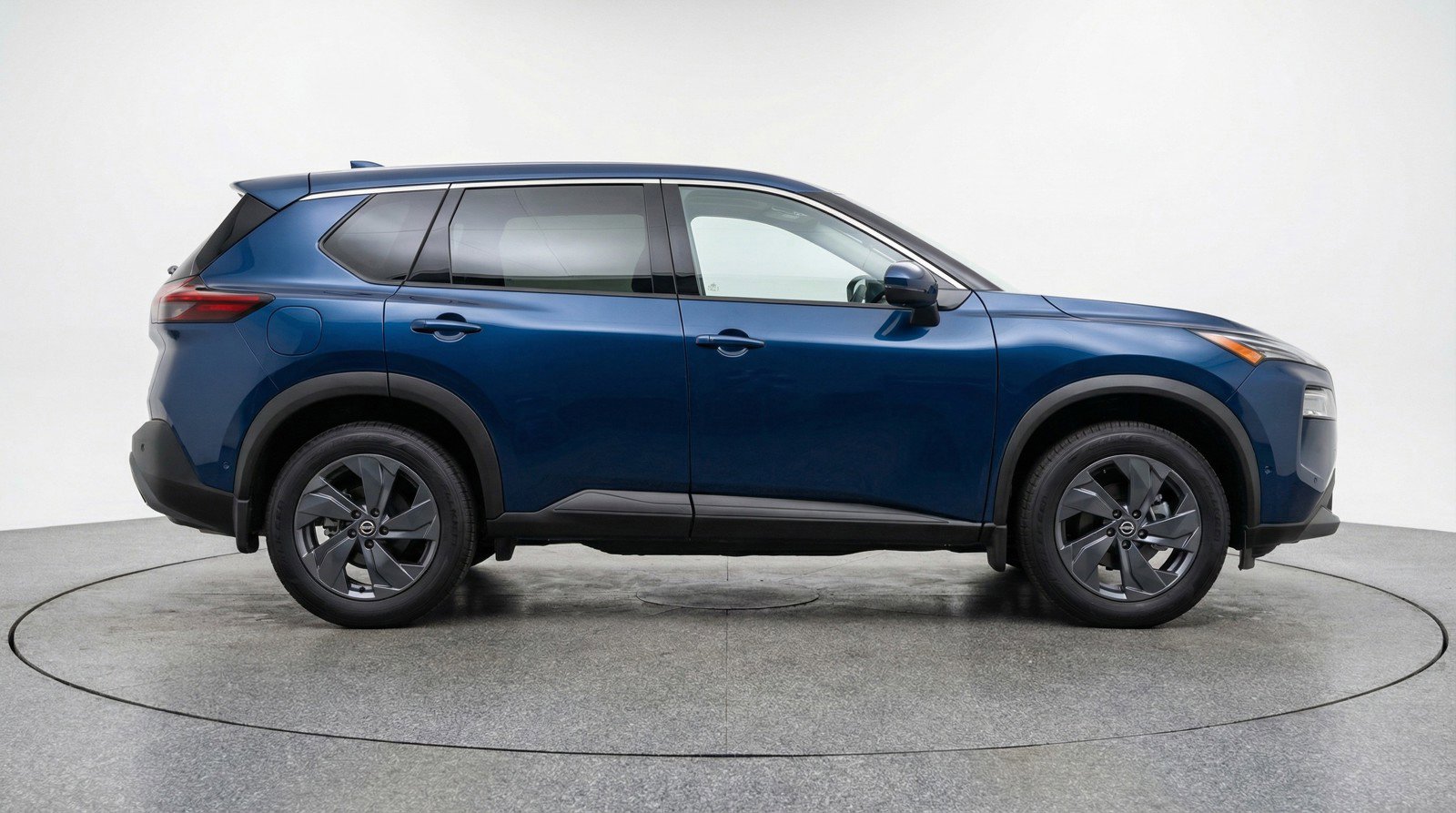 Used 2025 Nissan Rogue SV image 11
