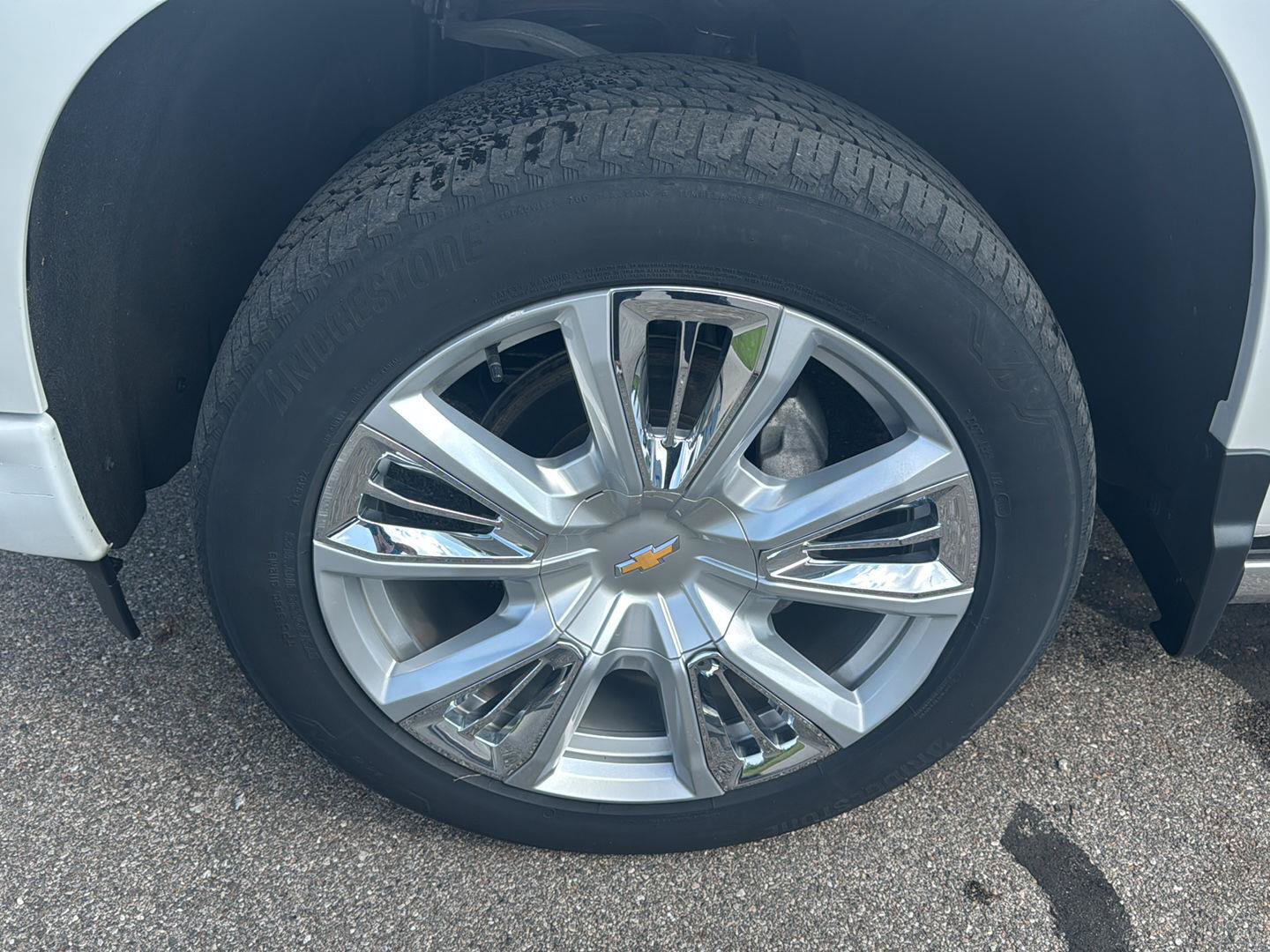 Used 2023 Chevrolet Silverado 1500 High Country AWD/4WD image 9