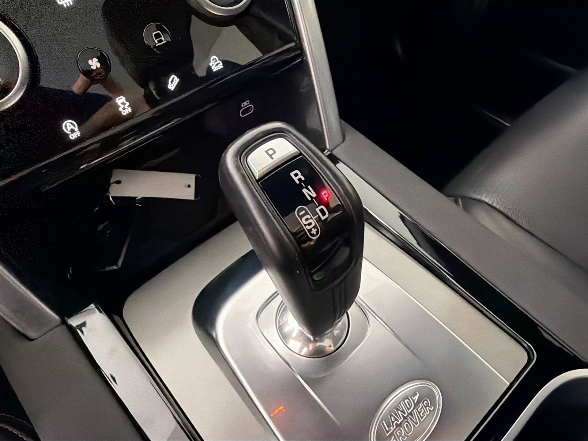 Used 2022 Land Rover Discovery Sport S R-Dynamic image 18