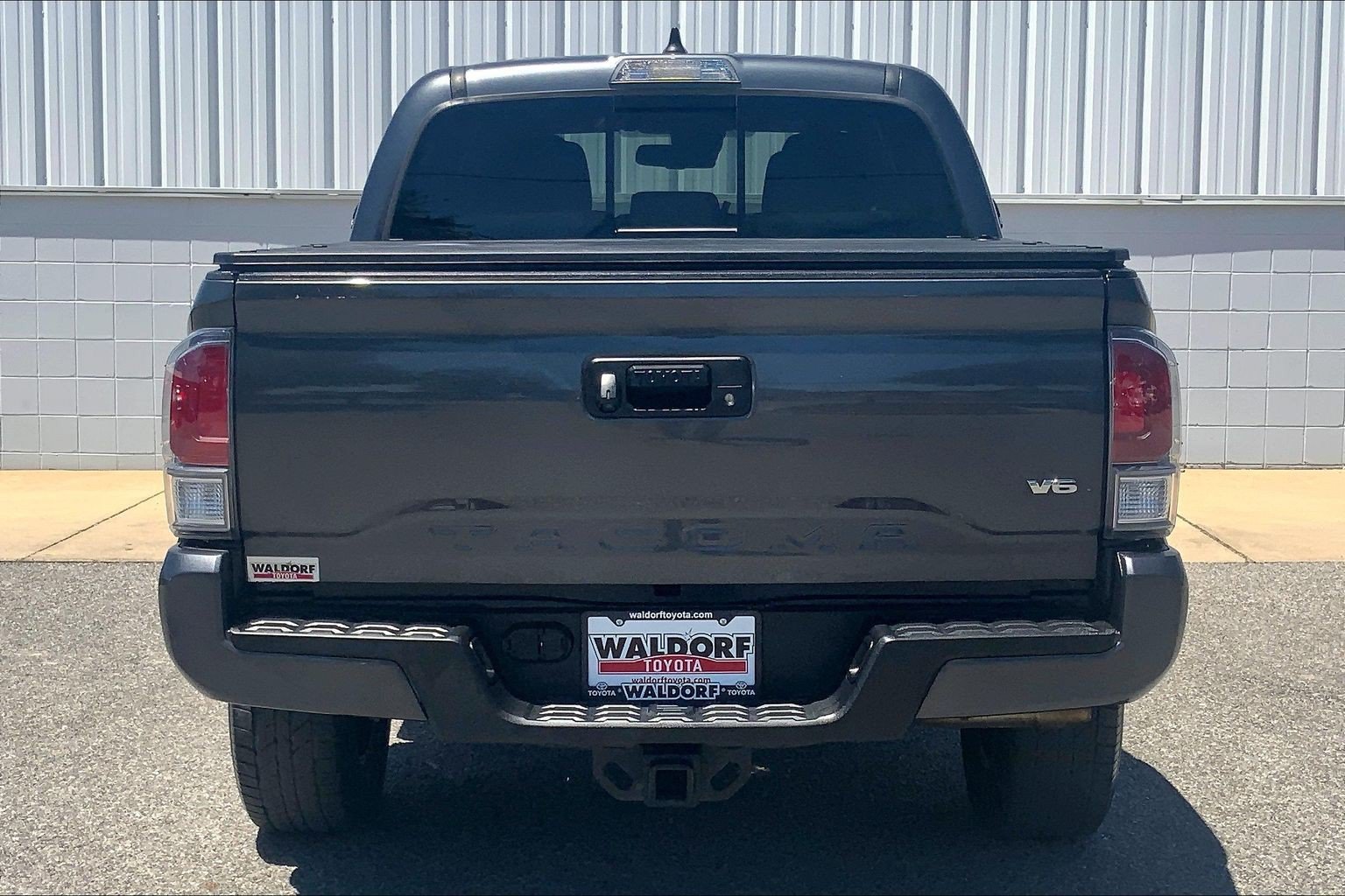 Used 2020 Toyota Tacoma TRD Sport AWD/4WD image 5
