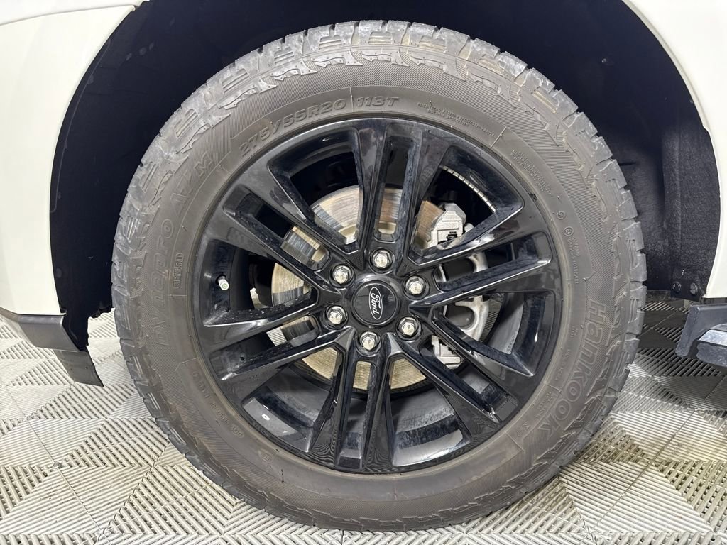 Used 2023 Ford Expedition XLT image 19