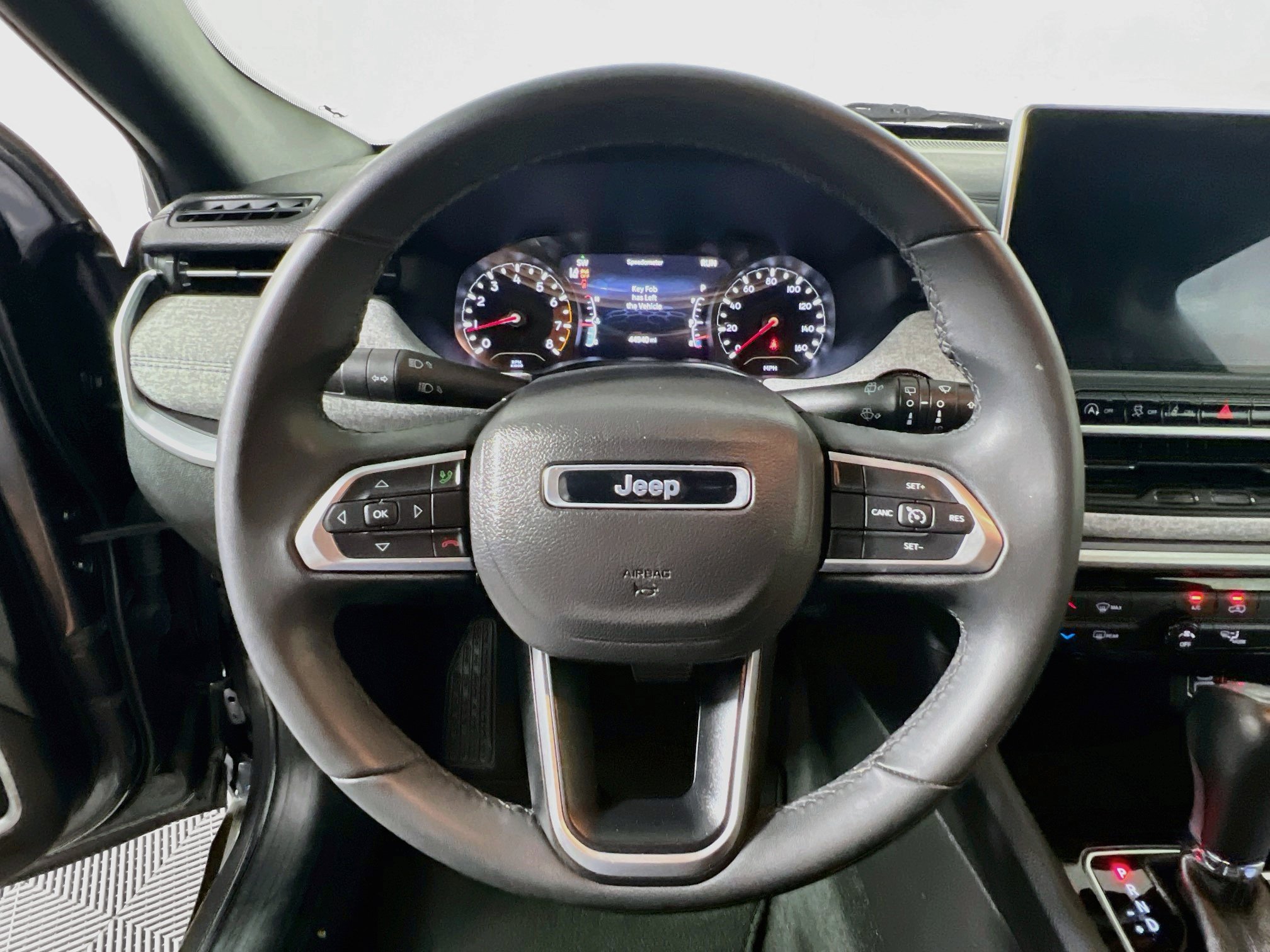Used 2024 Jeep Compass Latitude AWD/4WD image 16