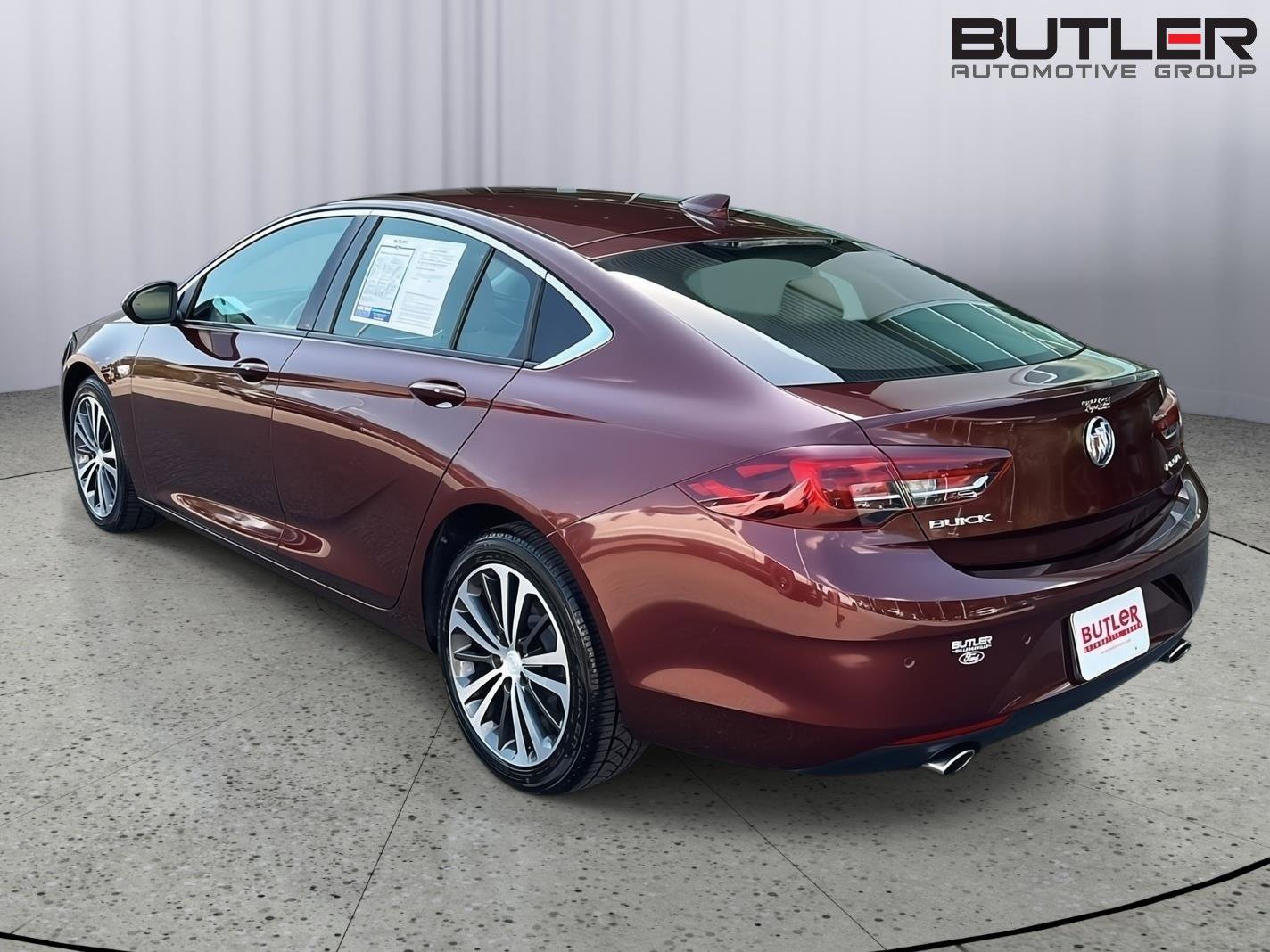 Used 2018 Buick Regal Essence w/ Driver Confidence Package #1 image 4
