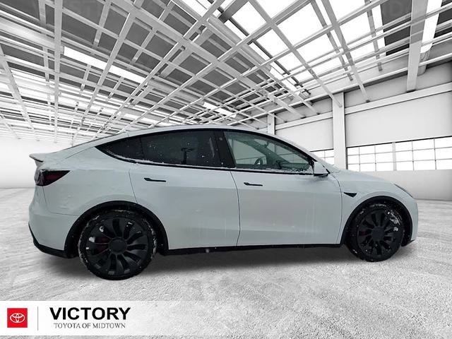 Used 2023 Tesla Model Y Performance image 2