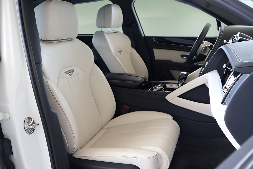 Used 2024 Bentley Bentayga AWD/4WD image 21