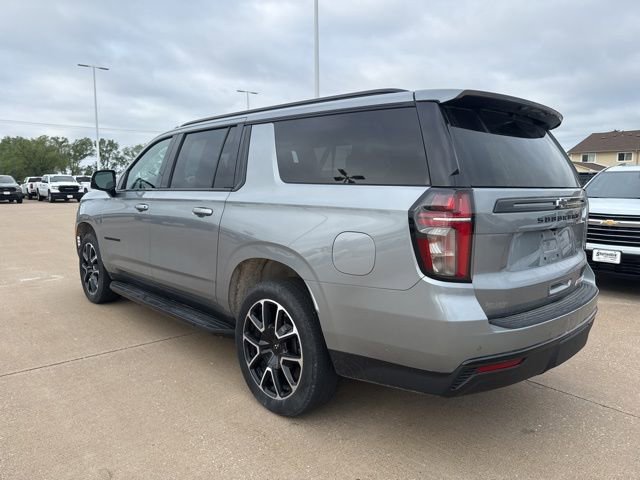 Used 2024 Chevrolet Suburban RST w/ Luxury Package AWD/4WD image 4