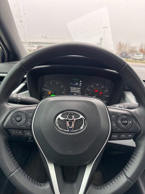 Used 2024 Toyota Corolla SE w/ SE Package image 8