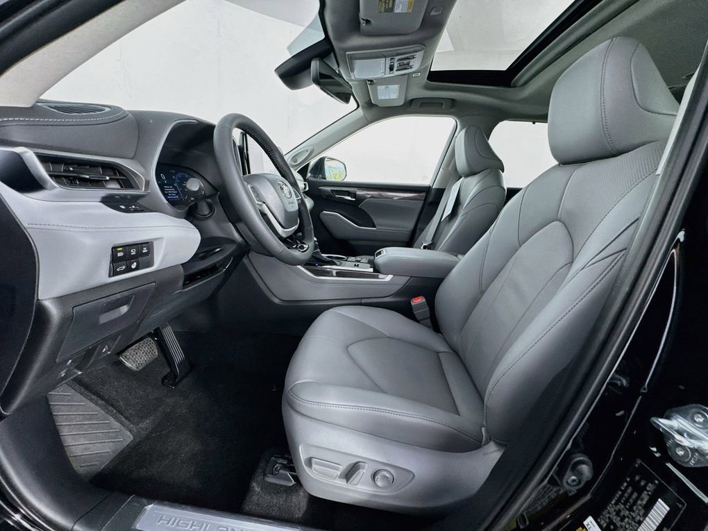 New 2026 Toyota Highlander Limited AWD/4WD image 11