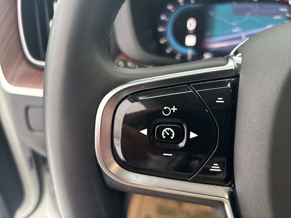 Certified 2024 Volvo XC60 B5 Plus image 24