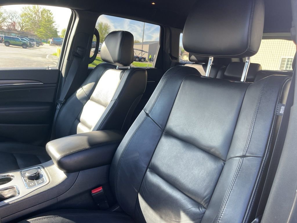 Used 2018 Jeep Grand Cherokee Limited AWD/4WD image 12
