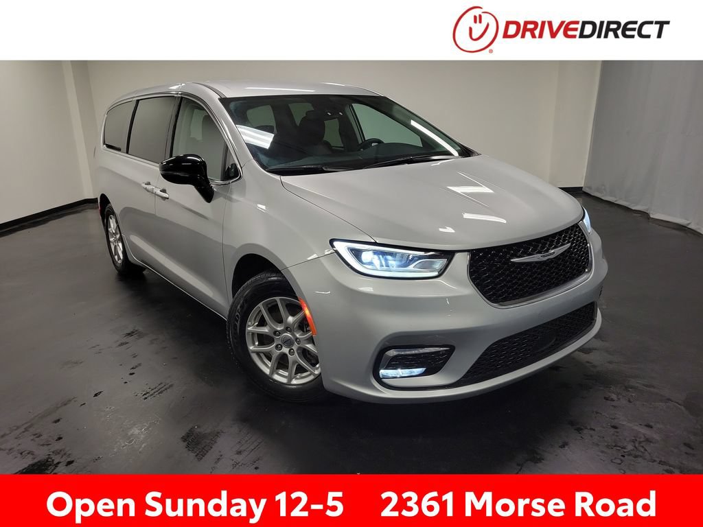 Used 2024 Chrysler Pacifica Touring-L
