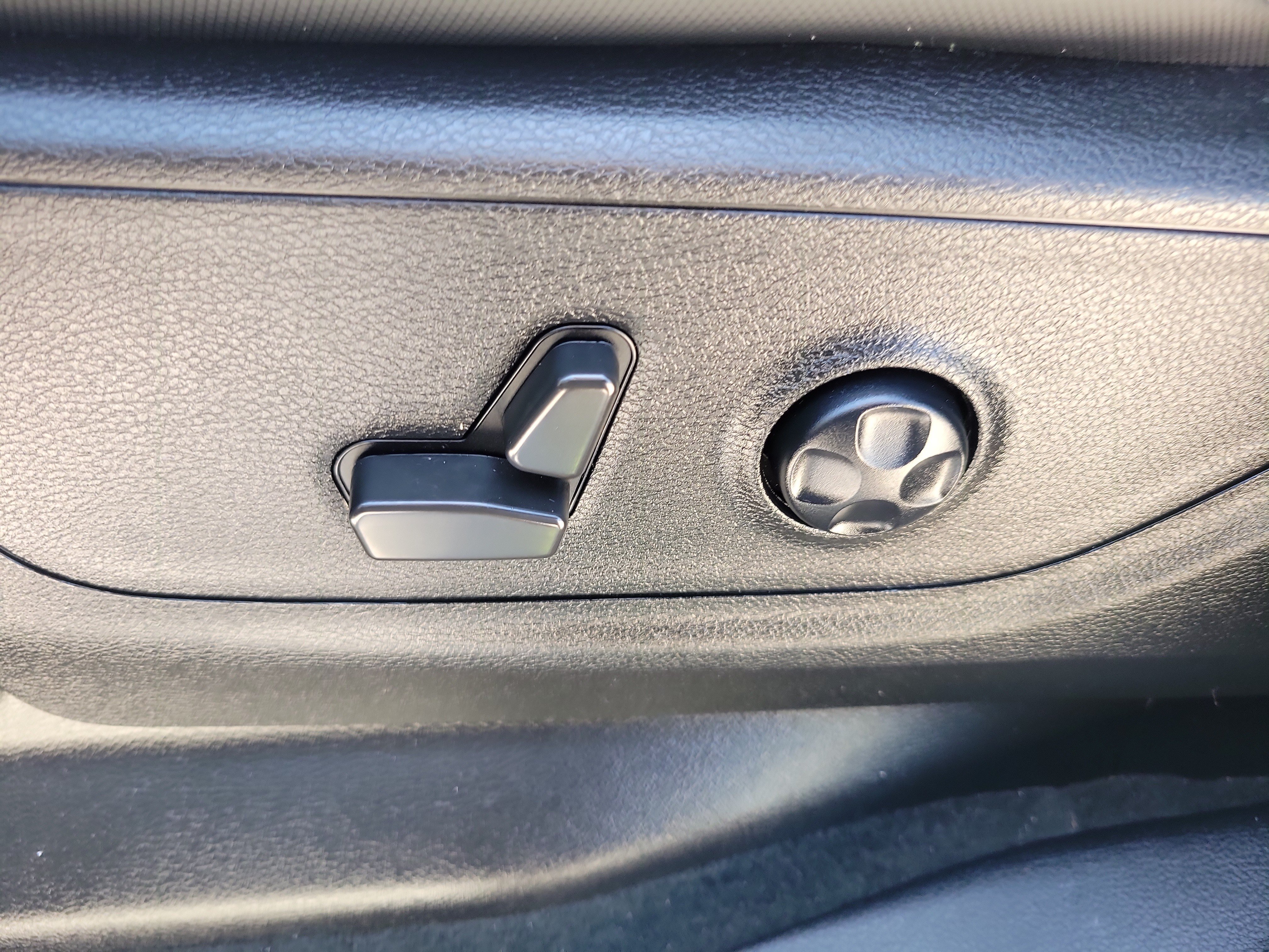 Used 2021 RAM 1500 Rebel w/ Night Edition AWD/4WD image 13