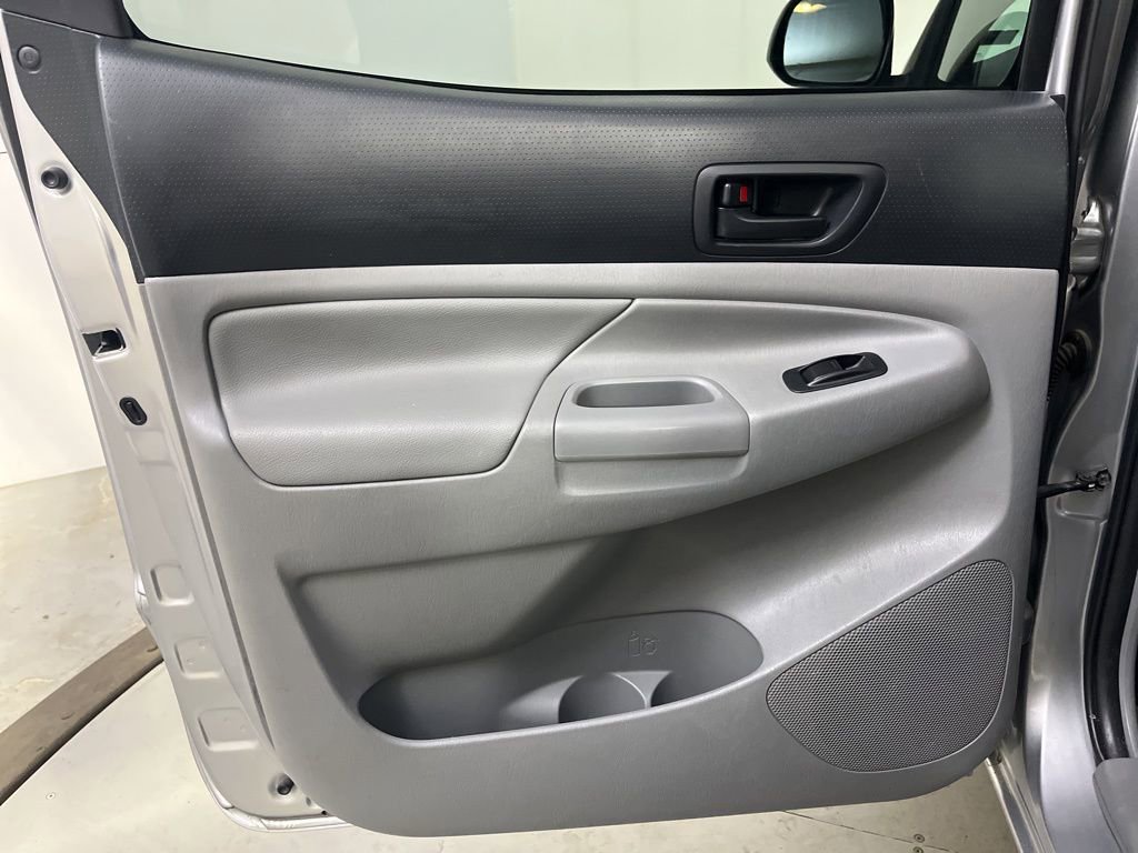 Used 2015 Toyota Tacoma PreRunner w/ SR5 Package RWD image 27