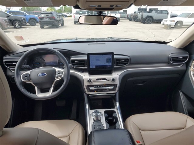 Used 2023 Ford Explorer XLT w/ Equipment Group 202A image 14