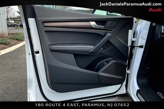 Used 2023 Audi Q5 e Premium Plus w/ Premium Plus Package image 15
