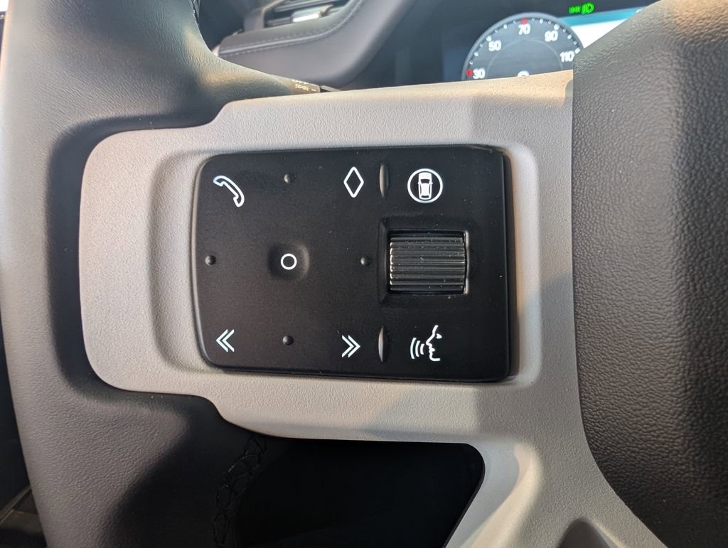 New 2026 Land Rover Defender 130 X-Dynamic SE image 16