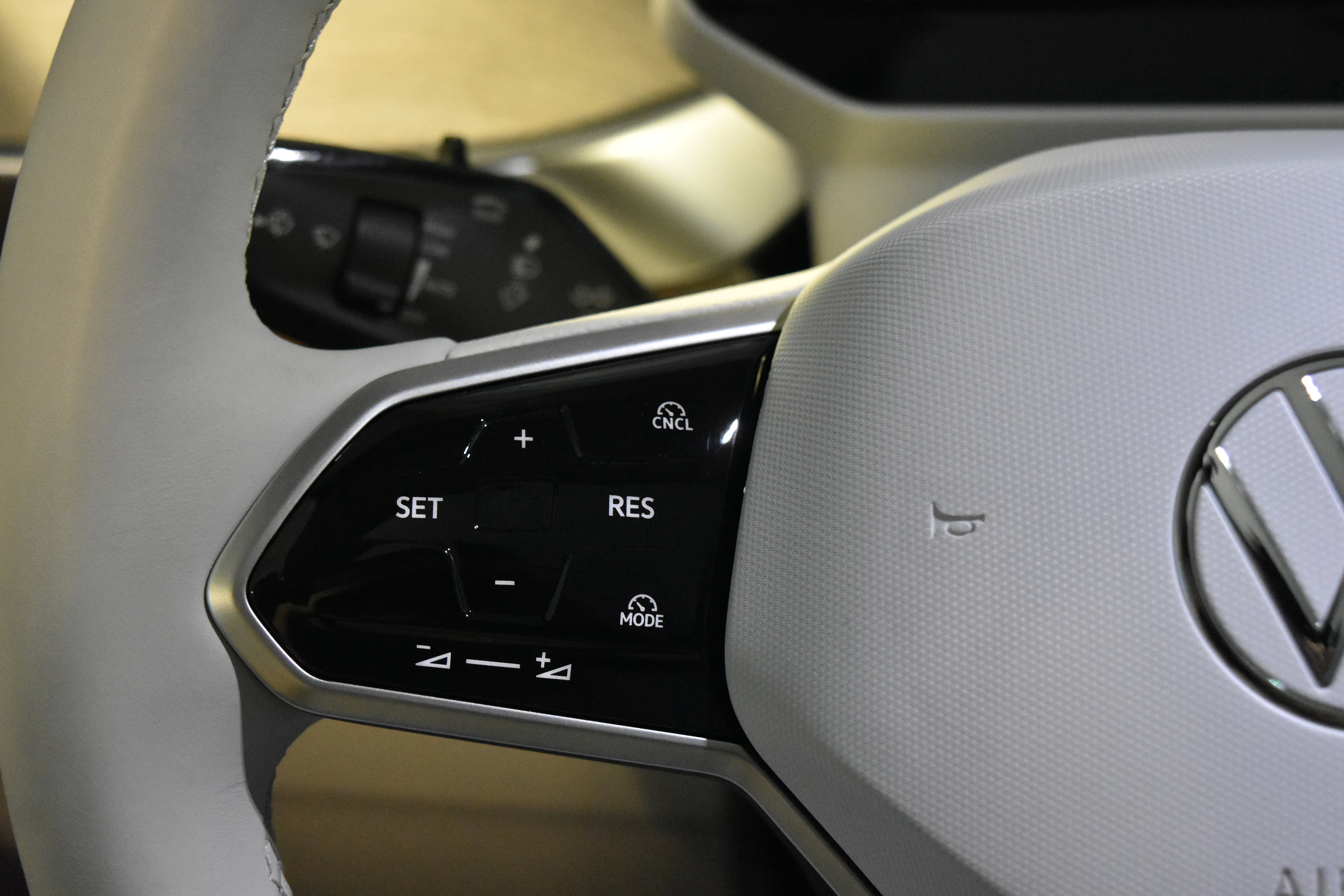 New 2025 Volkswagen ID. Buzz 1st Edition image 7