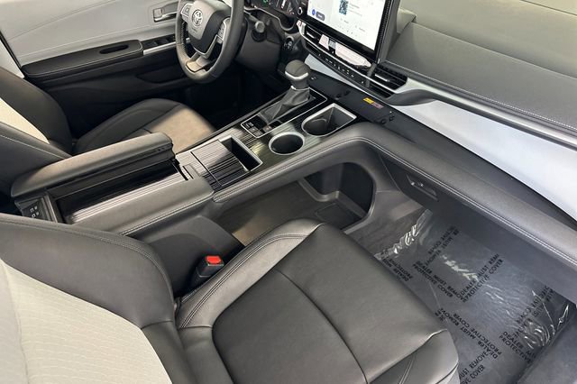 Used 2026 Toyota Sienna XSE AWD/4WD image 19