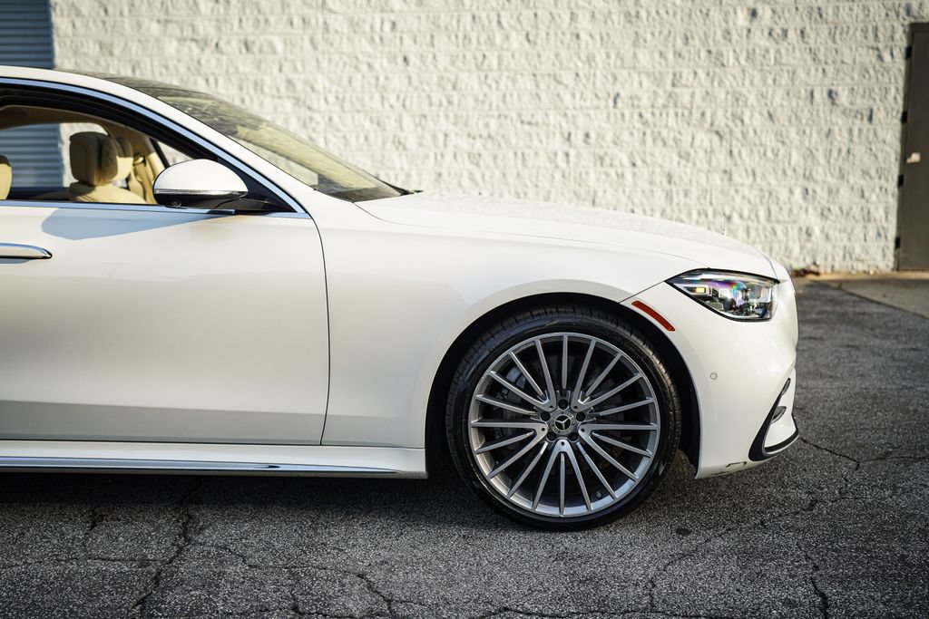 Used 2022 Mercedes-Benz S 500 4MATIC w/ AMG Line Package image 16