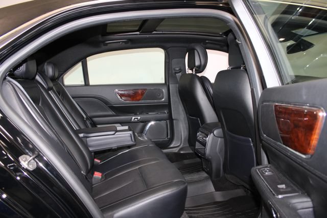 Used 2017 Lincoln Continental Select FWD image 14